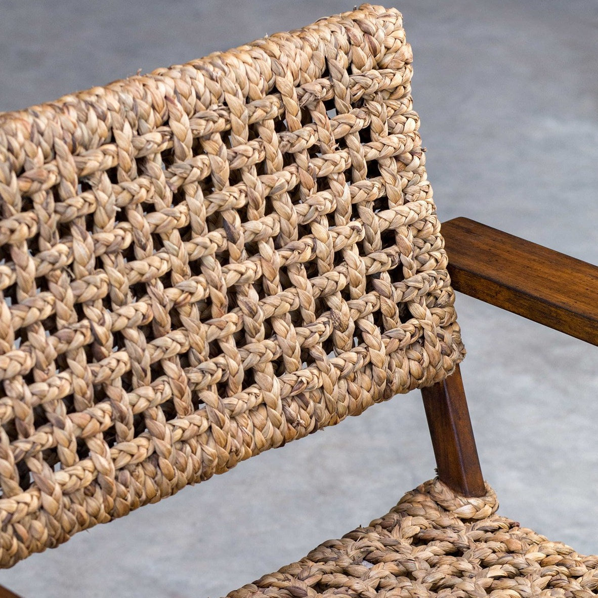 WOVEN ACCENT CHAIR